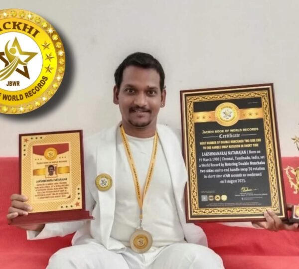 MOST NUMBER OF DOUBLE NUNCHAKU TWO SIDE END TO END HANDLE SWAP ROTATION IN SHORT TIME