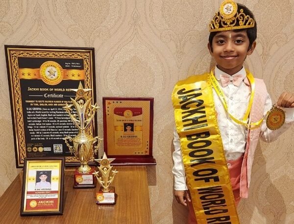 YOUNGEST TO RECITE MAXIMUM NUMBER OF MULTILINGUAL TOPICS ON TAMIL, ENGLISH, HINDI AND SANSKRIT IN LEAST TIME