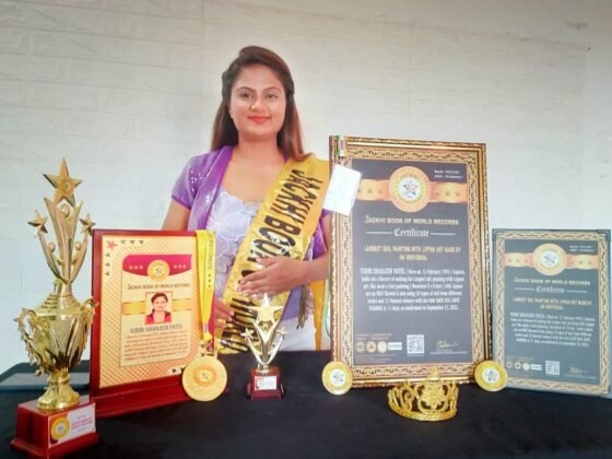 LARGEST SOIL PAINTING WITH LIPPAN ART MADE BY AN INDIVIDUAL