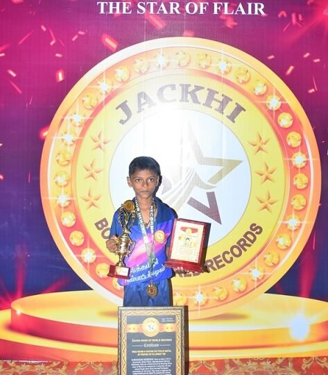 WORLD RECORD BY ROTATING THREE TYPES OF MARTIAL ART WEAPON FOR THE LONGEST TIME