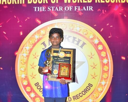 WORLD RECORD BY ROTATING FOUR TYPES OF  MARTIAL ART  WEAPONS FOR THE LONGEST TIME