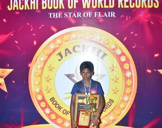 WORLD RECORD BY ROTATING FIVE TYPES OF MARTIAL ART  WEAPONS FOR THE LONGEST TIME