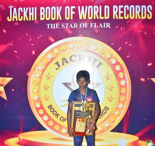 WORLD RECORD BY ROTATING FIVE TYPES OF MARTIAL ART  WEAPONS FOR THE LONGEST TIME