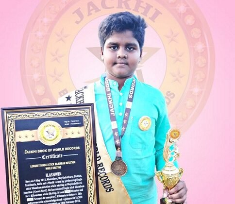 LONGEST SINGLE STICK SILAMBAM ROTATION WHILE SKATING