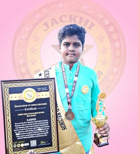 LONGEST SINGLE STICK SILAMBAM ROTATION WHILE SKATING