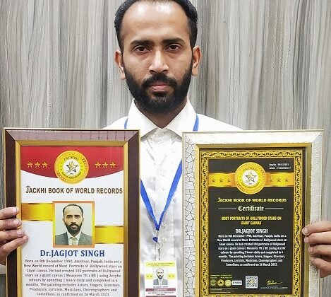 MOST PORTRAITS OF HOLLYWOOD STARS ON GIANT CANVAS