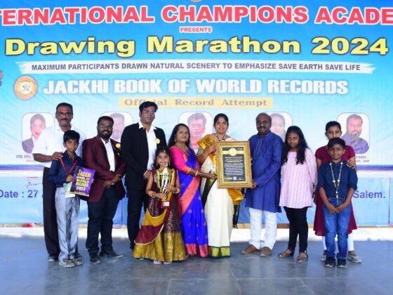 MAXIMUM PARTICIPANTS DRAWN NATURAL SCENERY TO EMPHASIZE SAVE EARTH,  SAVE LIFE