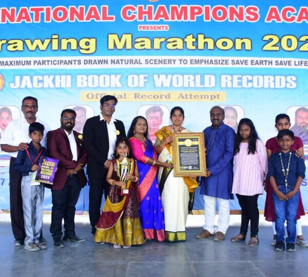 MAXIMUM PARTICIPANTS DRAWN NATURAL SCENERY TO EMPHASIZE SAVE EARTH,  SAVE LIFE